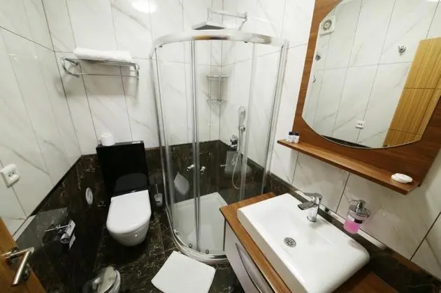 Triple Oda - Üç Ayrı Yataklı , Deniz ve Şehir Manzaralı, Klimalı