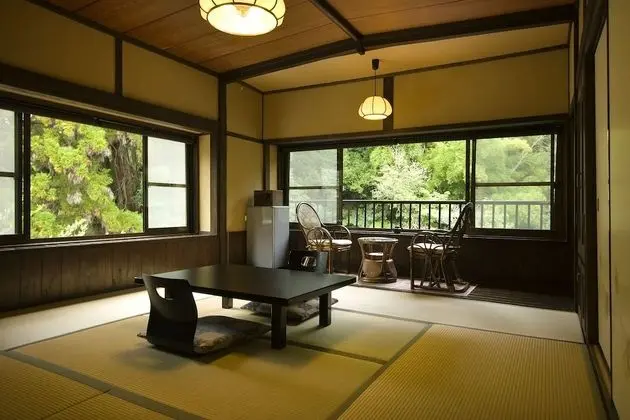 Traditional Oda, Köşe (Japanese Style)