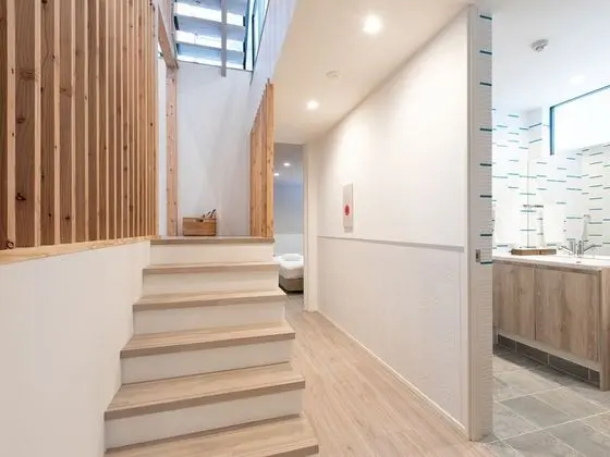 Basic Ev, Sigara İçilmez