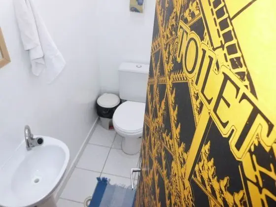 İki Ayrı Yataklı Oda, 2 Tek Kişilik Yatak, Ortak Banyo
