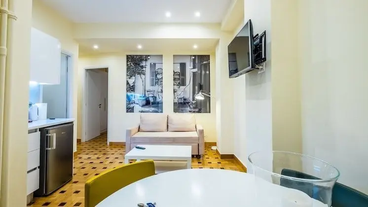 Apart Daire, 1 Yatak Odası (Modern 1BR Flat)