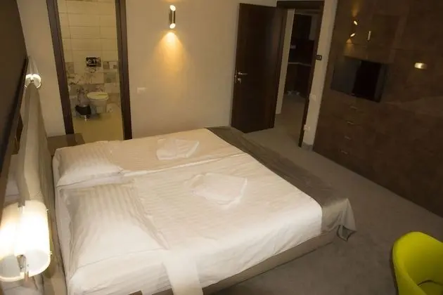 Basic Tek Büyük veya İki Ayrı Yataklı Oda