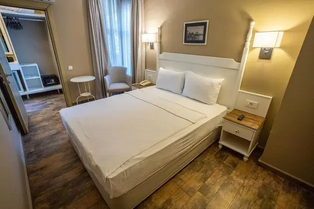 https://images.etstur.com/files/images/hotelImages/TR/50622/l/Olbios-Marina-Resort-Hotel-Oda-392211.jpg