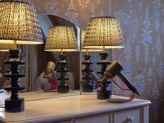 Traditional Tek Büyük Yataklı Oda
