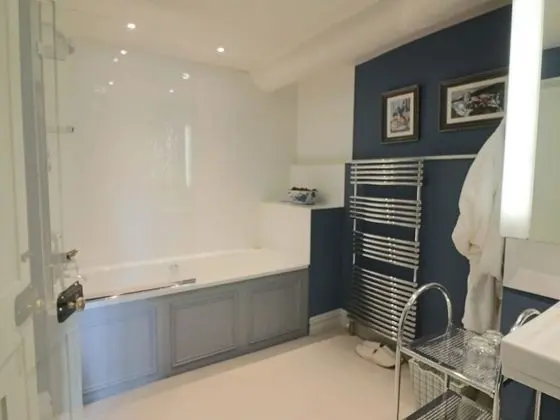 Deluxe Tek Büyük Yataklı Oda, Banyolu/Duşlu, Bahçe Manzaralı