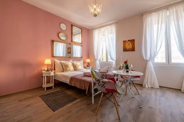 Stüdyo (Pearl)