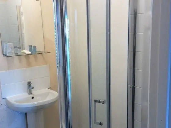 Tek Büyük Yataklı Oda, Banyolu/Duşlu (Bothy King )