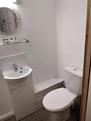 Tek Büyük veya İki Ayrı Yataklı Oda, Banyolu/Duşlu