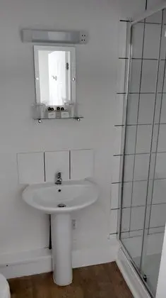 Tek Büyük veya İki Ayrı Yataklı Oda, Banyolu/Duşlu