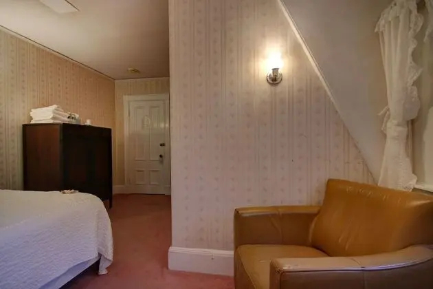 Basic Single Room (Room 5 )