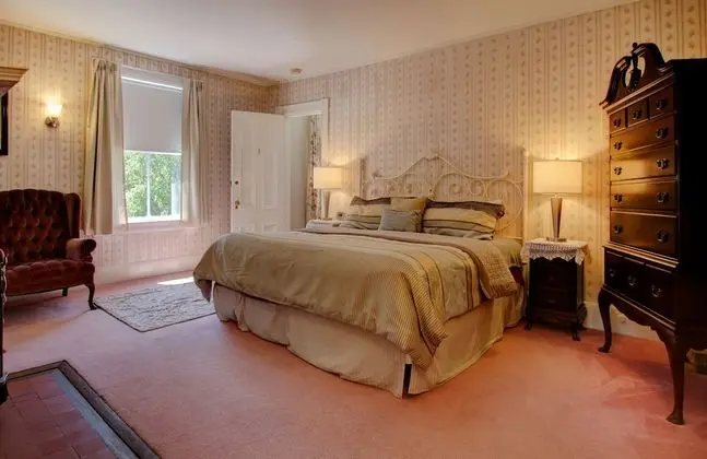 Deluxe Single Room (Room 1)