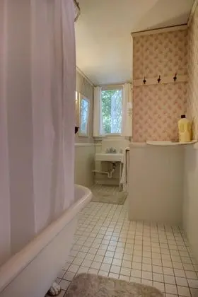 Deluxe Single Room (Room 1)