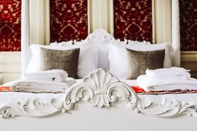 Royal Tek Büyük Yataklı Oda