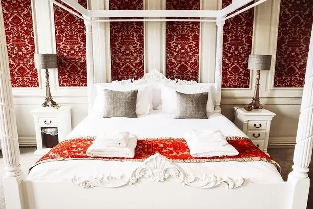 Royal Tek Büyük Yataklı Oda