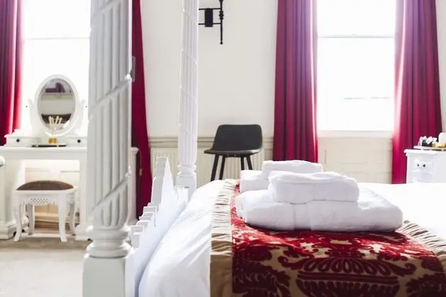 Royal Tek Büyük Yataklı Oda