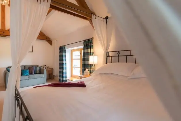 Süit, Banyolu/Duşlu (Four Poster Bed)