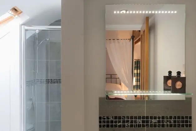 Süit, Banyolu/Duşlu (Four Poster Bed)