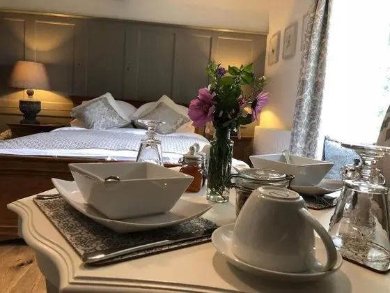Tek Büyük Yataklı Oda (Lower Mere Room)