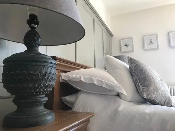 Tek Büyük Yataklı Oda (Lower Mere Room)