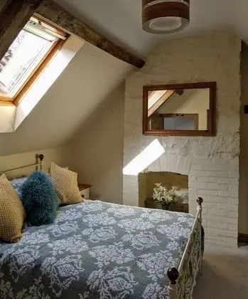 Tek Büyük Yataklı Oda (Burcott Room)