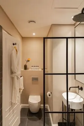 Luxury Oda