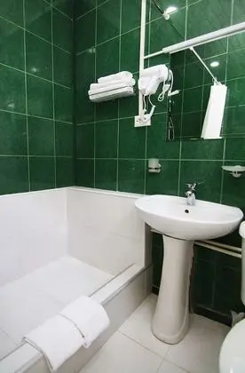 Üç Kişilik Oda