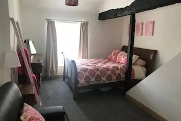 Deluxe Kır Evi, Birden Çok Yatak, Sigara İçilmez