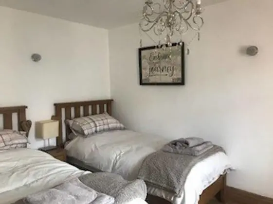 Deluxe Kır Evi, Birden Çok Yatak, Sigara İçilmez