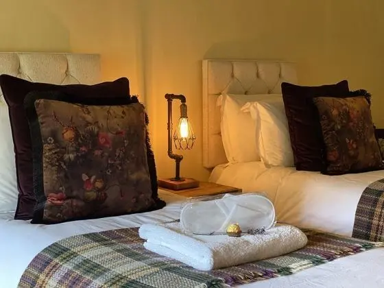 Deluxe Apart Daire, Sıcak Su Havuzu, Bahçe Manzaralı (The East Wing)