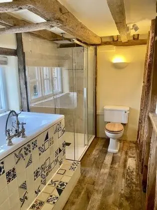 Deluxe Apart Daire, Sıcak Su Havuzu, Bahçe Manzaralı (The East Wing)