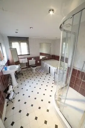 Deluxe Oda (with Jacuzzi Bath )