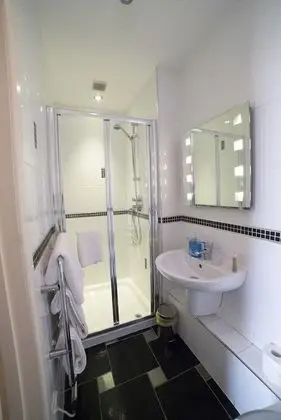 Standard Tek Büyük Yataklı Oda, Banyolu/Duşlu