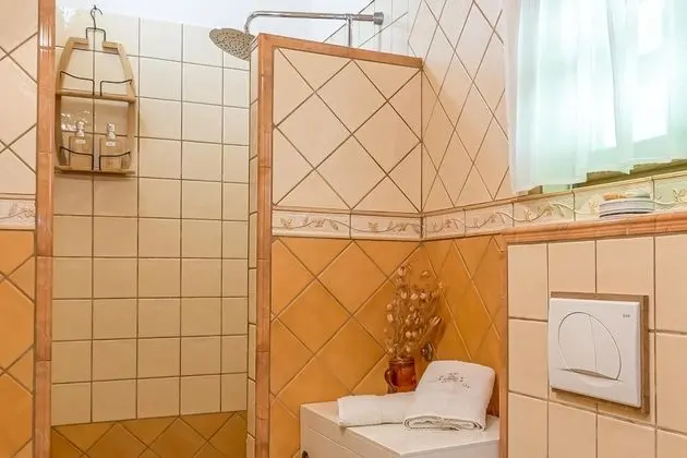 Family Dağ Evi, Birden Çok Yatak, Bahçeli (Old House Knezovo With Lovely View)