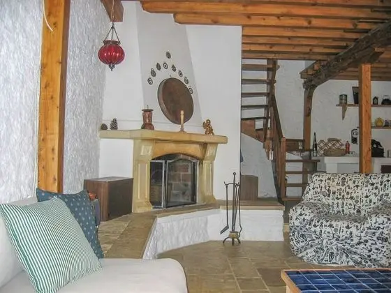 Traditional Ev, 4 Yatak Odası (Old)