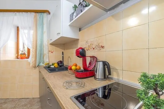 Family Ev, Birden Çok Yatak, Bahçeli (Old House Pri Roktovih With Whirlpool)