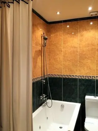 Deluxe Tek Büyük Yataklı Oda, 1 Yatak Odası, Küvet, Dağ Manzaralı