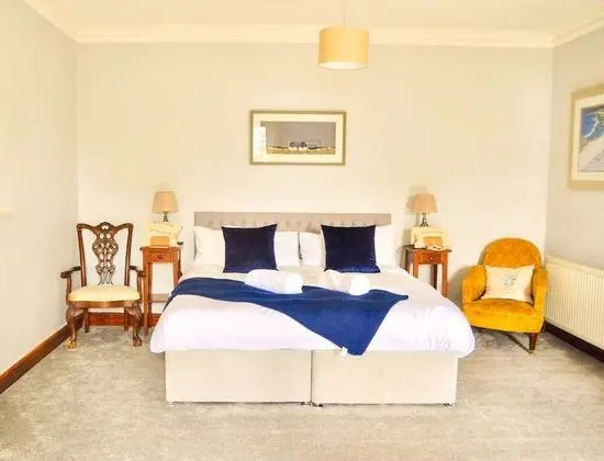 Ev (7 bedrooms)
