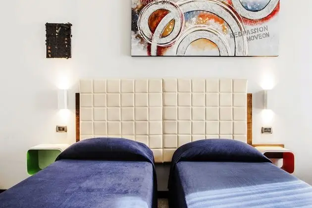 Tek Büyük veya İki Ayrı Yataklı Oda (External Private Bathroom)