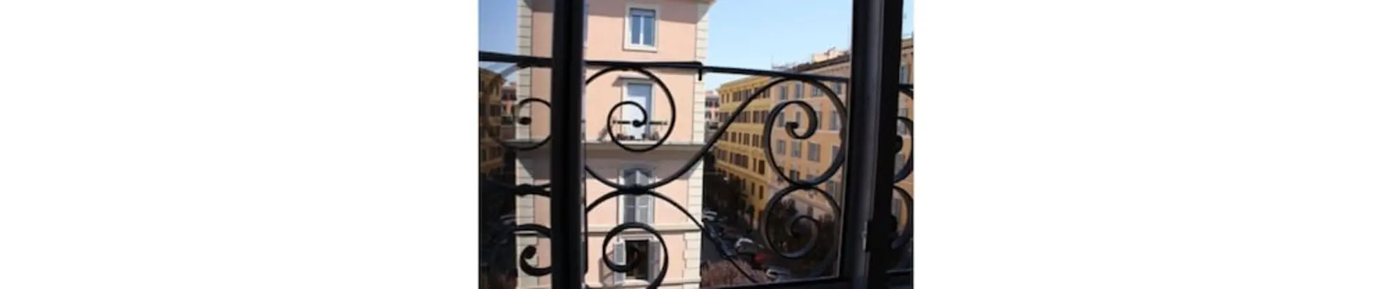 Tek Büyük veya İki Ayrı Yataklı Oda (External Private Bathroom)