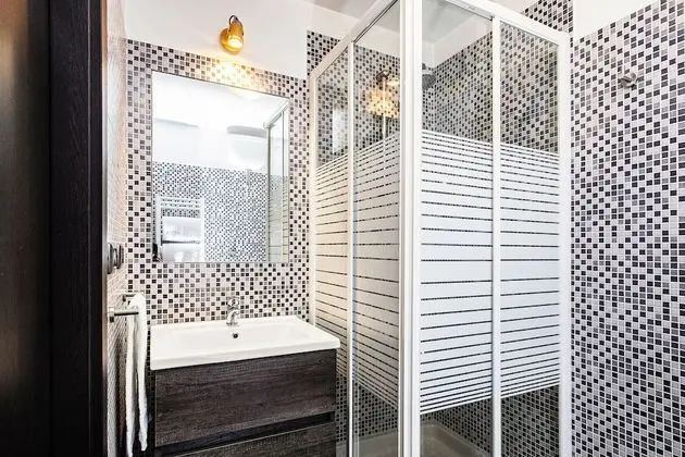 Tek Büyük veya İki Ayrı Yataklı Oda (External Private Bathroom)