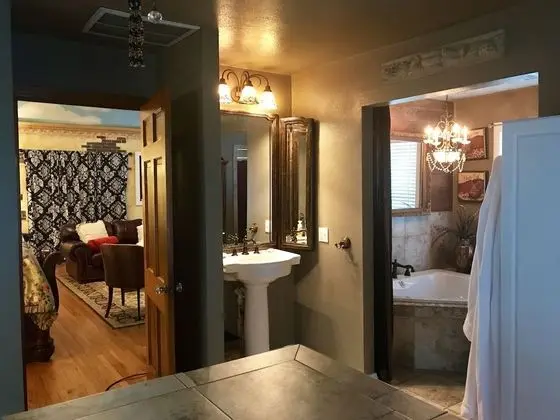 Deluxe Süit, 1 Yatak Odası, Bahçe Manzaralı, Zemin Kat