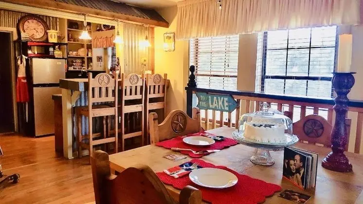 Superior Apart Daire, 1 Büyük (Queen) Boy Yatak ve Çekyat, Sigara İçilmez, Küçük Mutfak