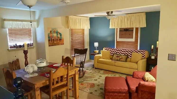 Superior Apart Daire, 1 Büyük (Queen) Boy Yatak ve Çekyat, Sigara İçilmez, Küçük Mutfak