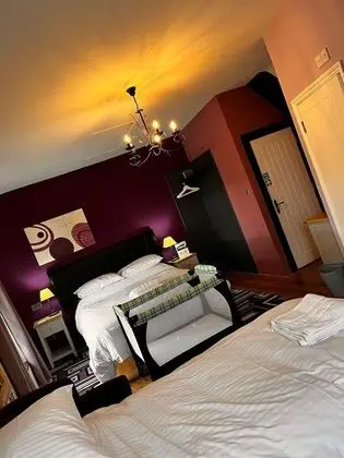 Family Oda, Banyolu/Duşlu (Purple Room)
