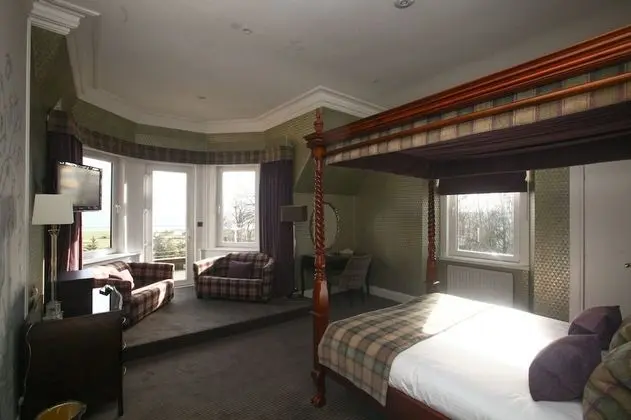 Four Poster Room
