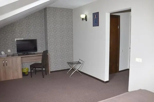 Tek Büyük veya İki Ayrı Yataklı Oda (Attic)