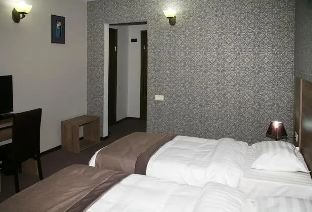 Tek Büyük veya İki Ayrı Yataklı Oda (Attic)