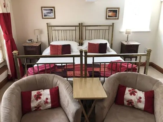 Standard Tek Büyük veya İki Ayrı Yataklı Oda (First Floor)
