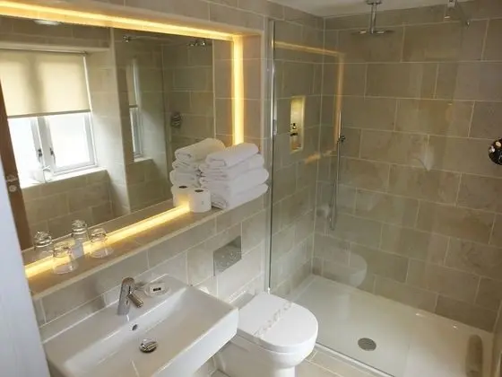 Standard Tek Büyük Yataklı Oda, 1 Çift Kişilik Yatak (Above the bar)