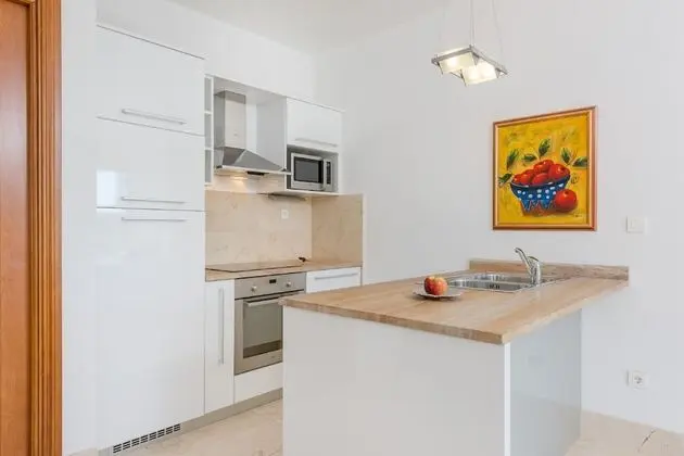 Apartment(First Floor), 2 bedrooms, Balcony, Seaview